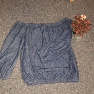 Over the shoulder Long sleeve shirt